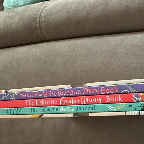 The USBORNE Writing Box.  Hardcover.  Brand new.  Never Used. - Picture 3 of 4